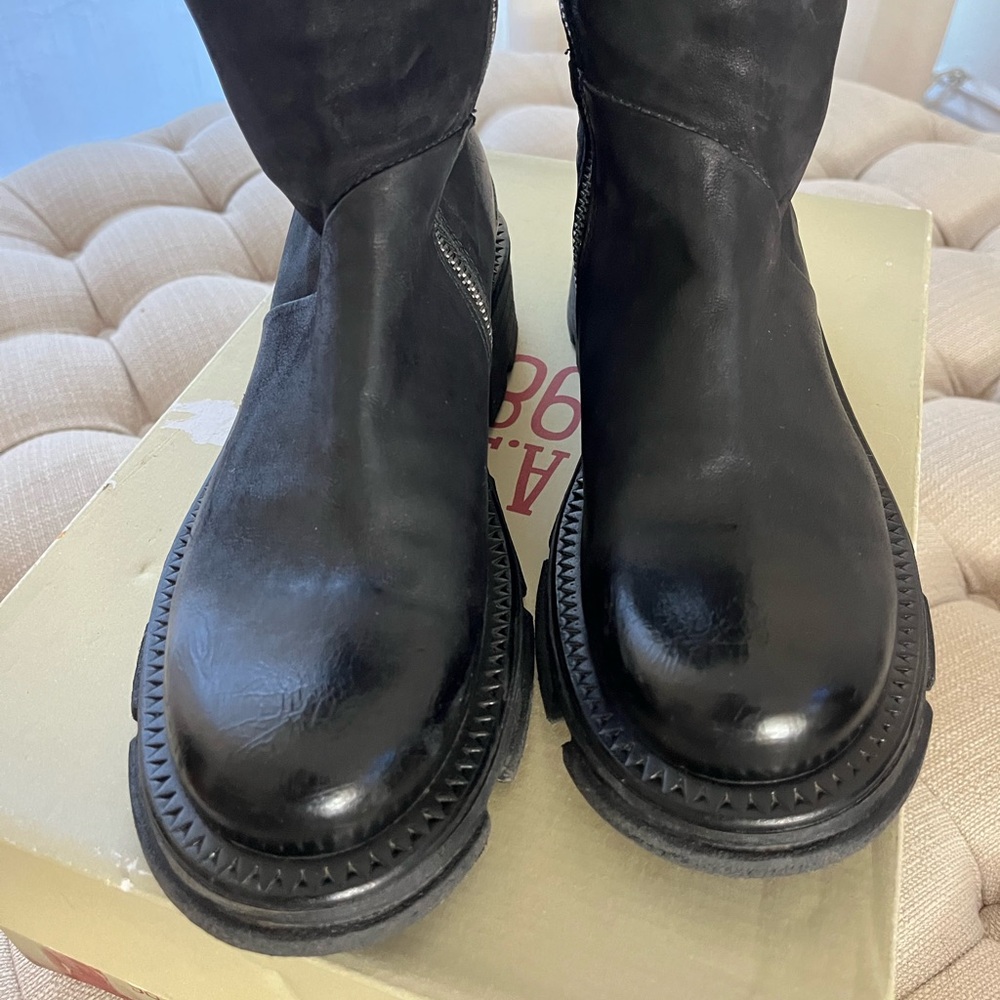 A.S.98 Women’s Sleek Black Leather Boots (38)